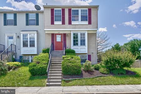 1012 PIRATES COURT