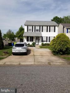 401 WINTERBERRY COURT