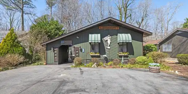 13 SLOOP LANE