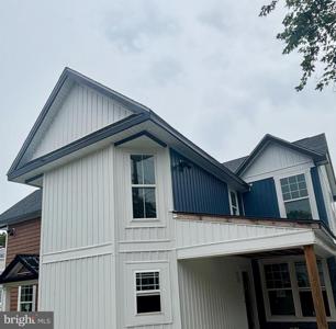 611 MAIN STREET