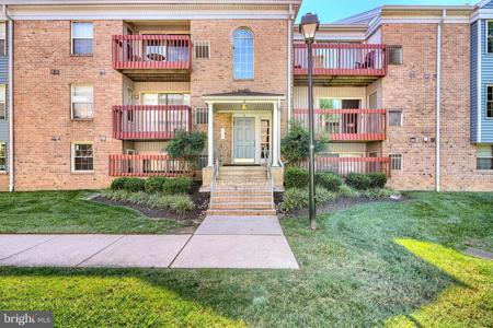 2 CEDAR VALLEY PLACE