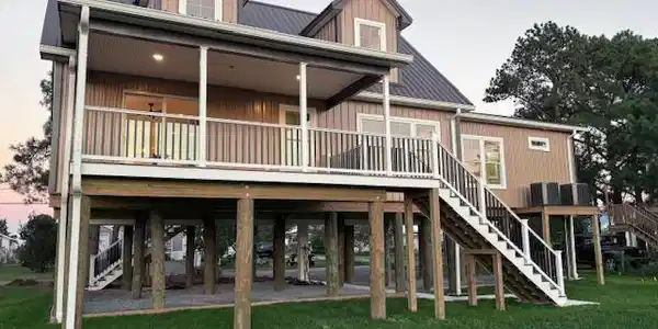 39 BAY DRIVE