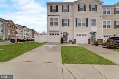 547 ROSZEL WAY