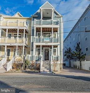 202 BAYVIEW LANE