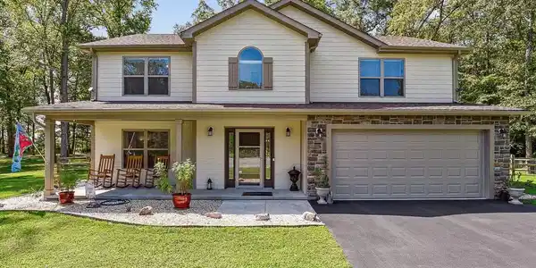 6 PURPLE MARTIN WAY