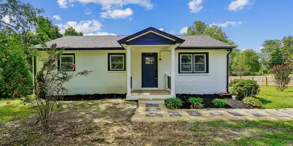 1030 STEPHEN REID DRIVE