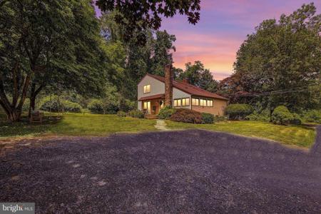 1604 MEETING HOUSE LANE