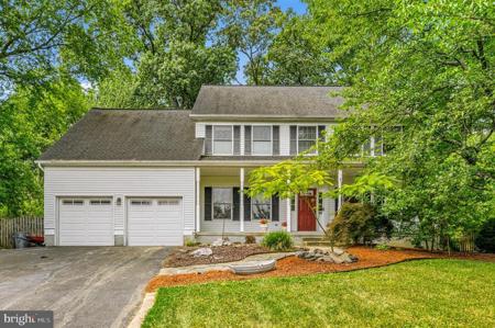 907 GOLDEN EYE COURT