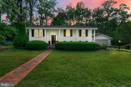 1908 DULANEY PLACE