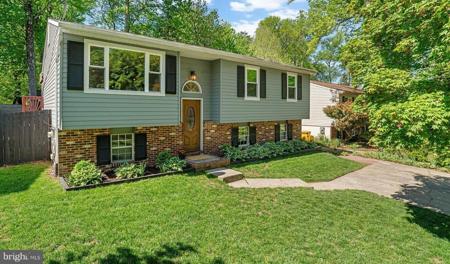 61 DIVIDING CREEK COURT