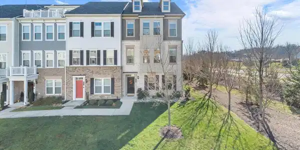 2033 ALDER LANE