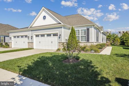 902 MOORINGS CIRCLE