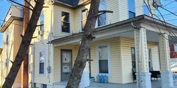 1 S BROADWAY