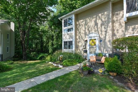 280 HILLTOP LANE
