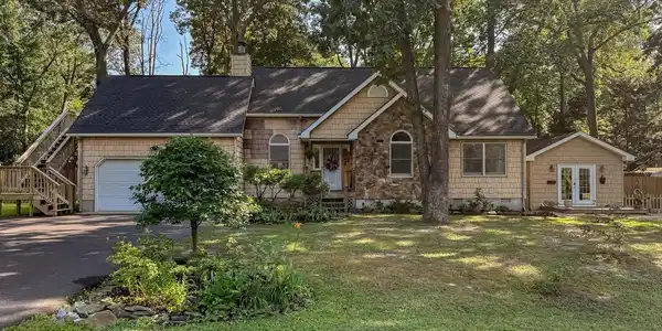 9 CRISTEEN COURT