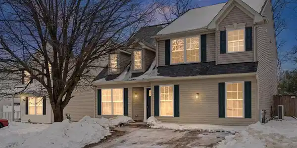 304 CANOE LANE