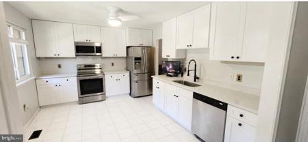 421 PEACH COURT