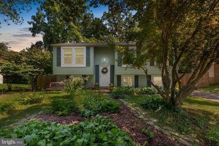 1471 AMBERWOOD DRIVE