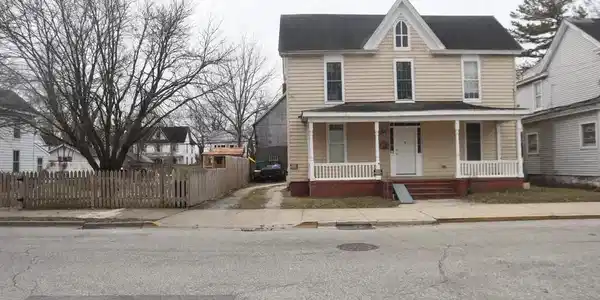 810 LOCUST STREET