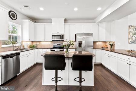 8282 HICKORY HOLLOW DRIVE