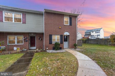 325 SWEET BRIAR COURT