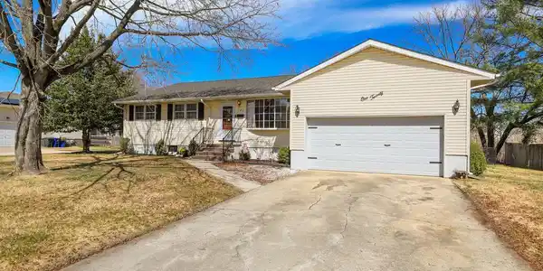 120 RIVER DRIVE AVENUE