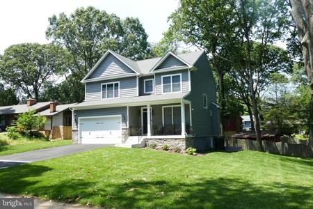 207 BEVERLEY AVENUE