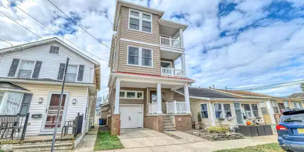 124 NEWPORT AVENUE