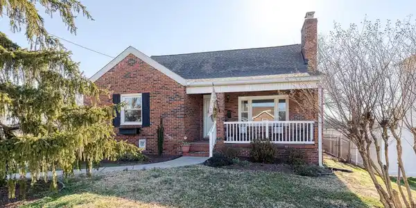 1911 SUNBERRY ROAD