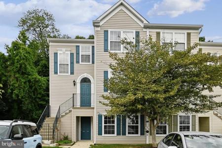 20 AMBERSTONE COURT