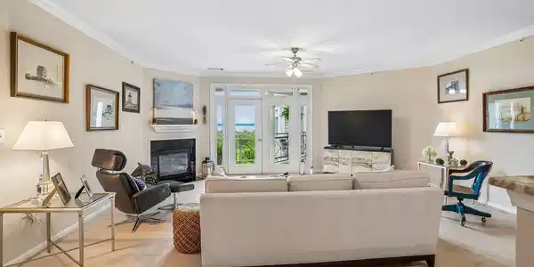 1601 LADUE COURT