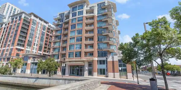 1400 LANCASTER STREET