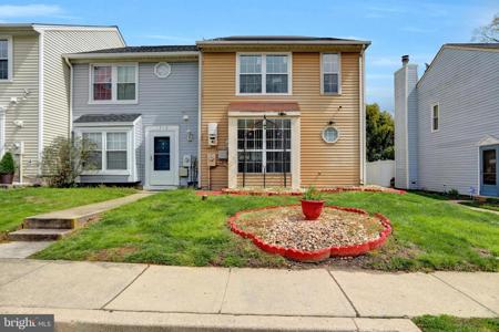 1311 STOCKETT SQUARE