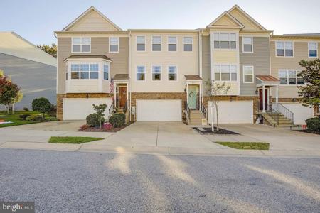 425 ENGLISH OAK LANE