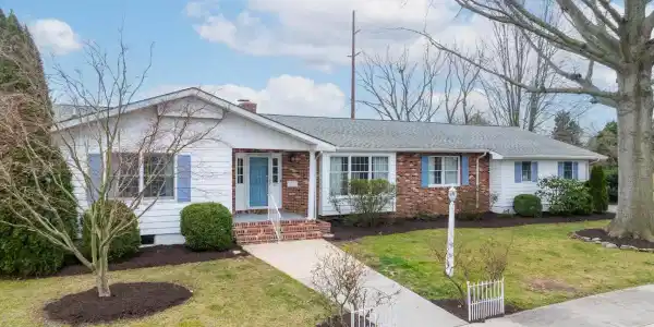 27 DEVRIES CIRCLE