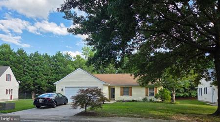 216 OLDE POINT LANE