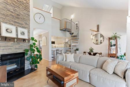 1136 LAKE HERON DRIVE