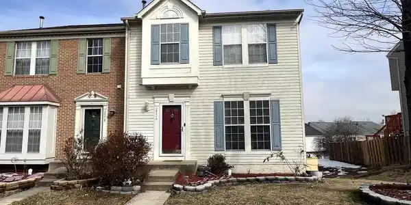 2576 GRAYTON LANE
