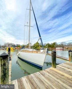 221 DRIFTWOOD LANE