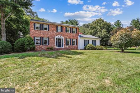 348 LYNWOOD DRIVE