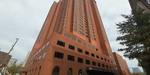 10 LEE STREET