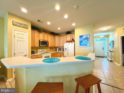 2 FOUNTAIN DR E