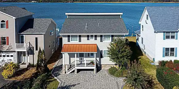 21 HARBORVIEW DRIVE