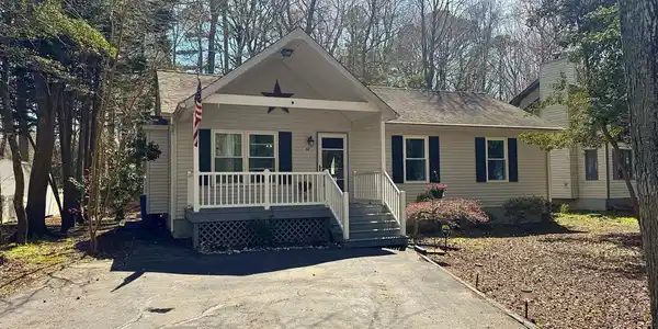 32 GATEHOUSE TRAIL