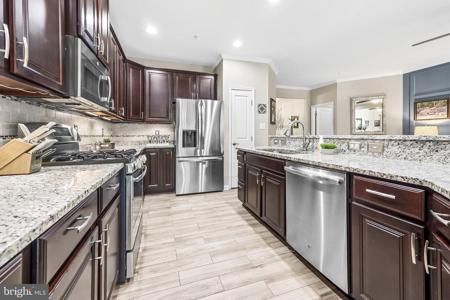 8151 MEADOWGATE CIRCLE