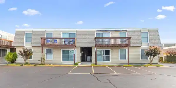 412 BAYSHORE DRIVE