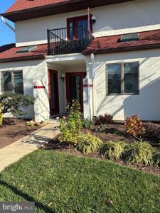 10 QUEEN ELIZABETH COURT