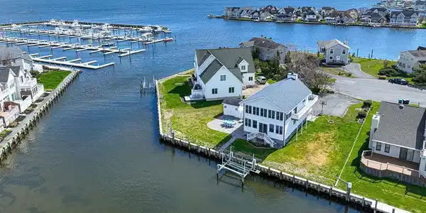 51 PINTAIL DRIVE