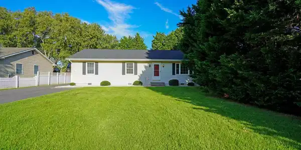 15 SABRINA DRIVE