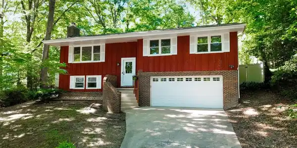 1023 ISABELLA DRIVE